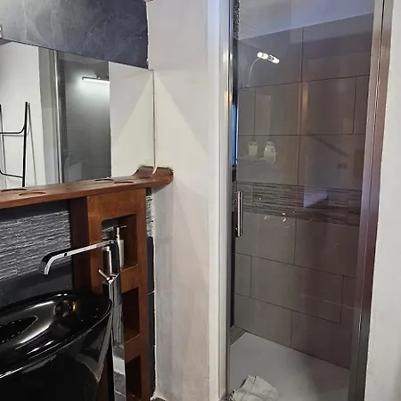 Hana Semesterbostad *